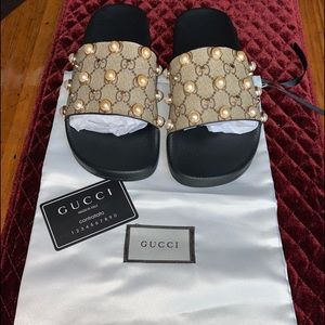 Gucci Pearl Slides